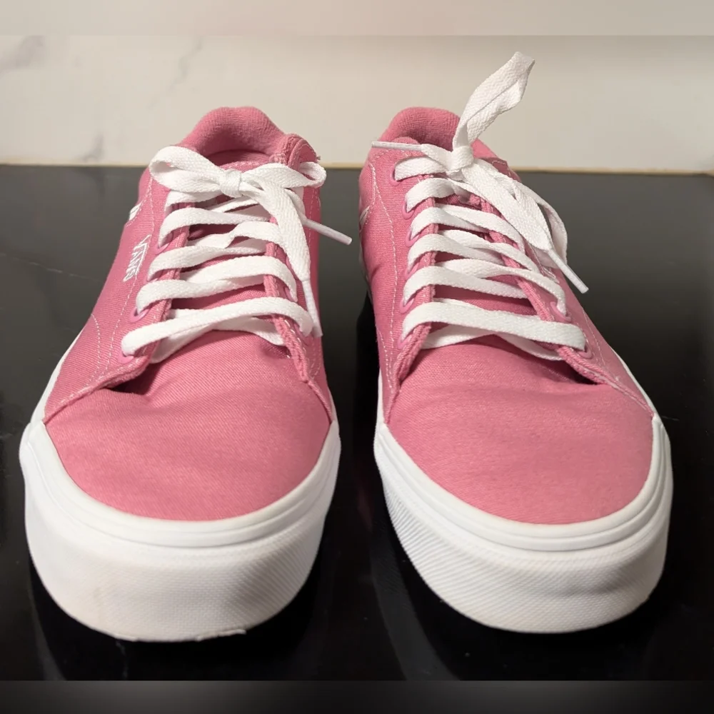 Vans Women's Seldan Lace Up Sneaker Fuchsia SoftMoc Size 8 NWOT MSRP $85.96 - Picture 4 of 10